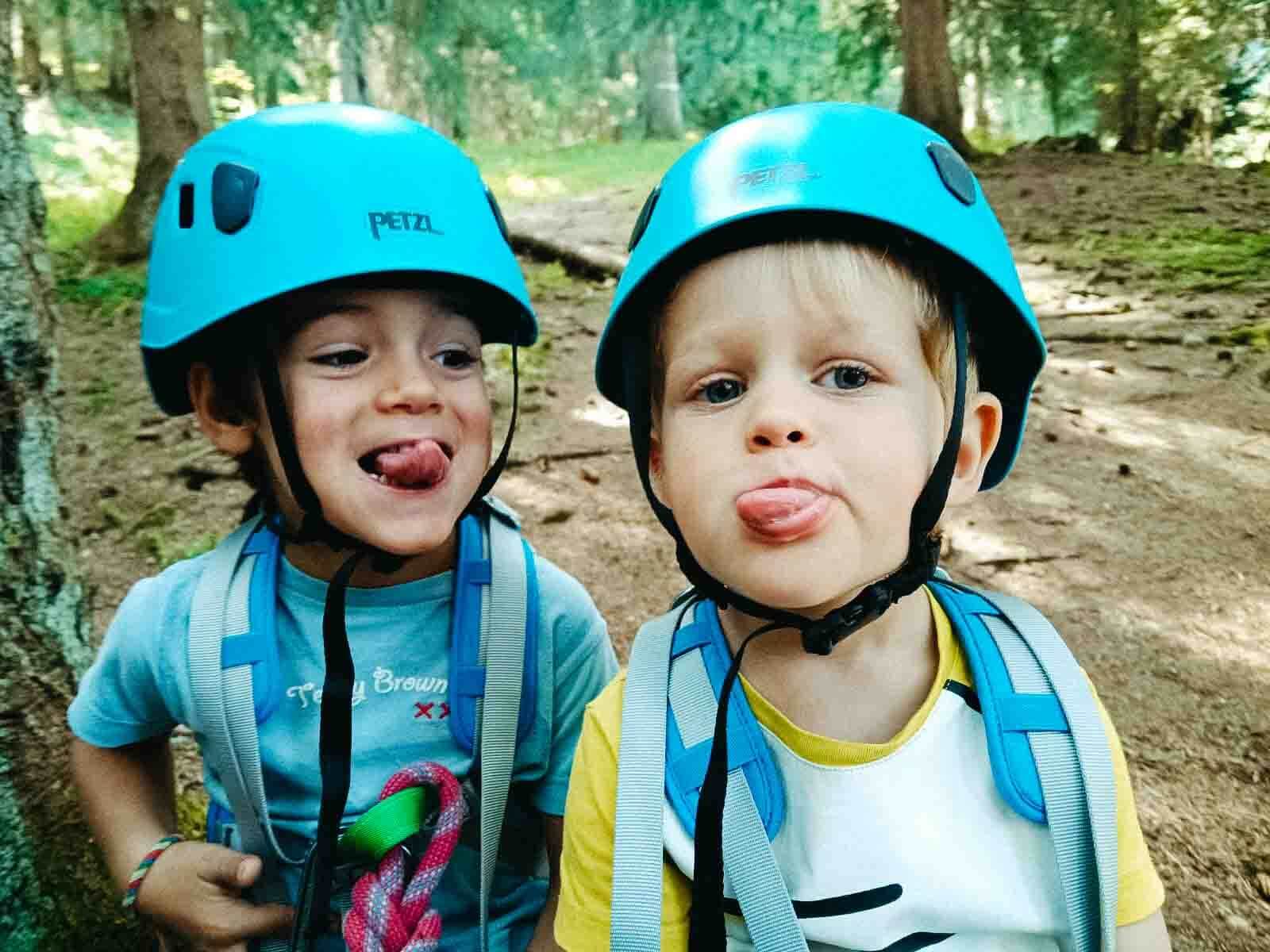 mini grimpeurs avec les guides des carroz