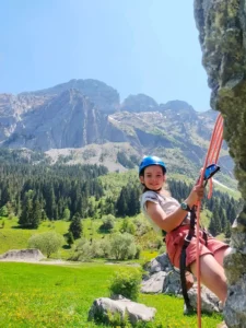 enfants en canyoning avec les guides des carroz