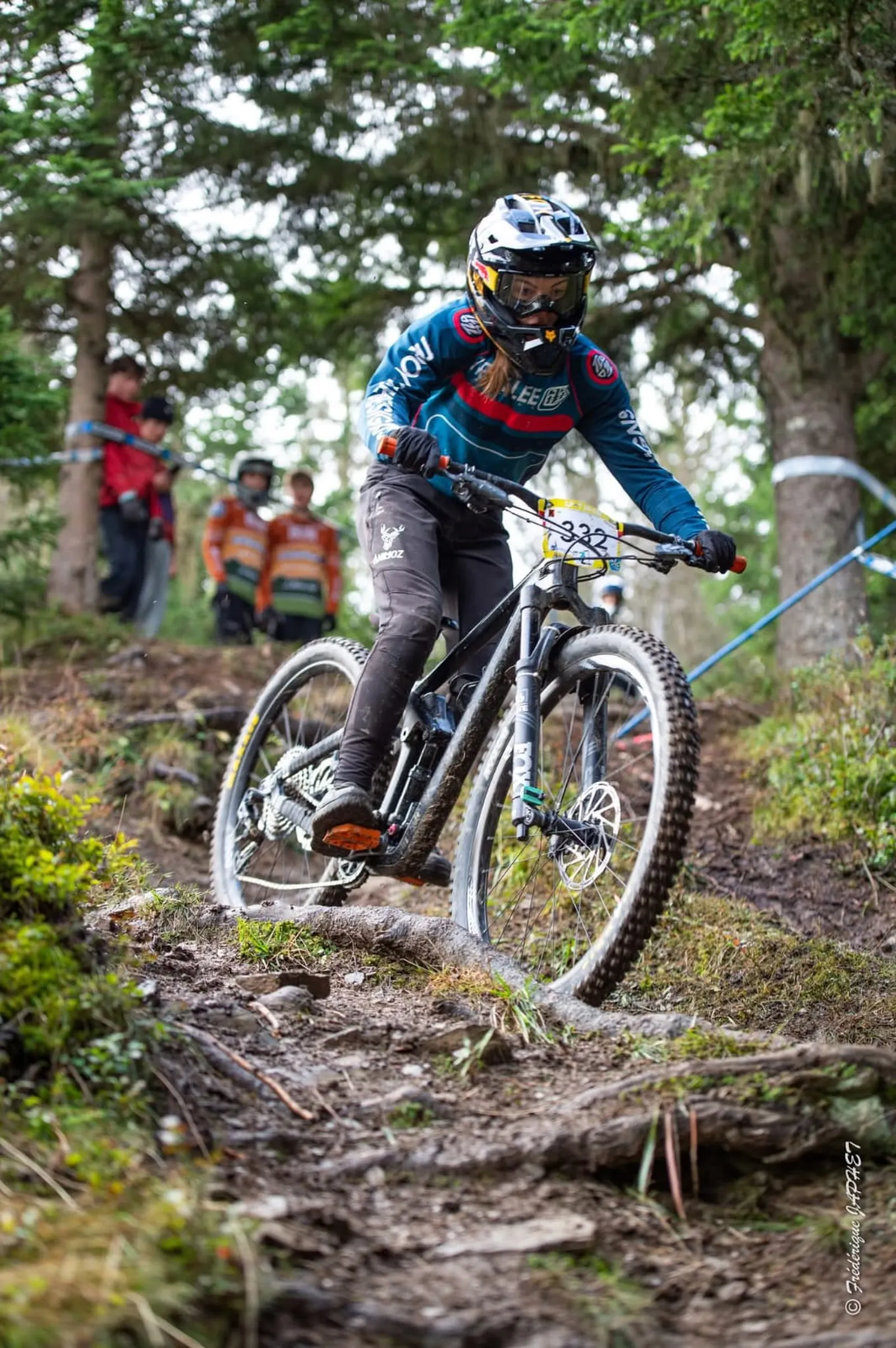 DOWN hill aux carroz