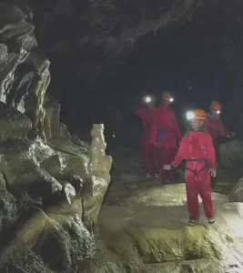 enfants en canyoning avec les guides des carroz